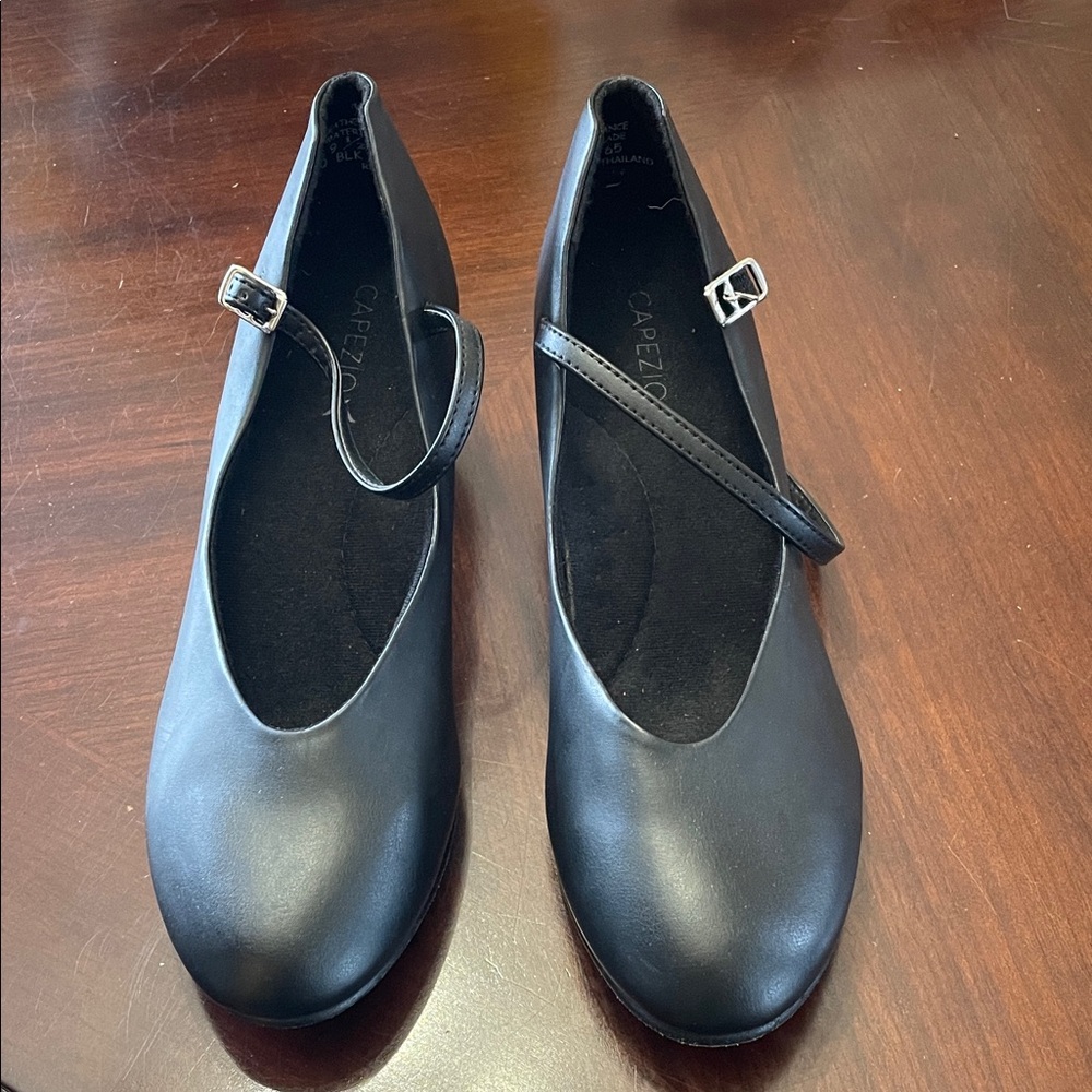 Capezio Black Mary Jane women’s character dance shoes leather soles 9 1/5 M